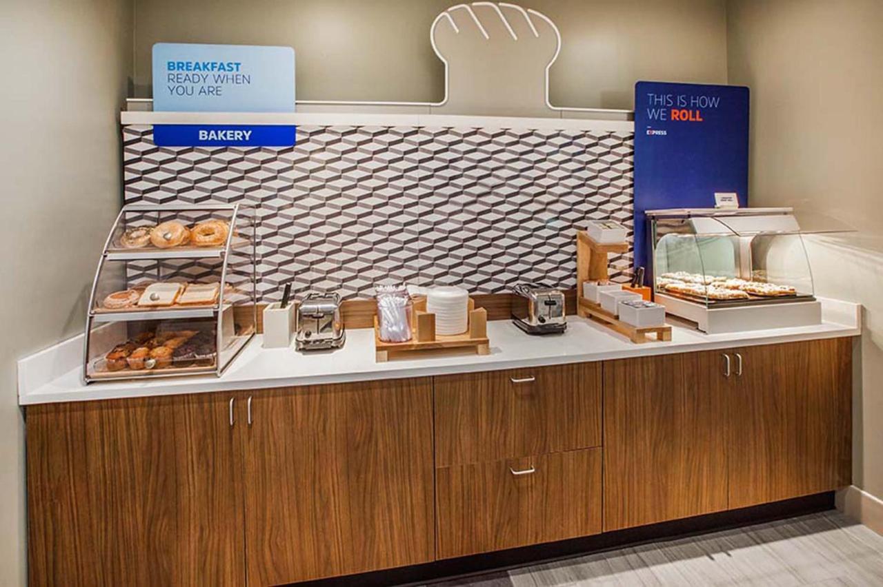 Holiday Inn Express & Suites Lincoln City By Ihg Екстериор снимка