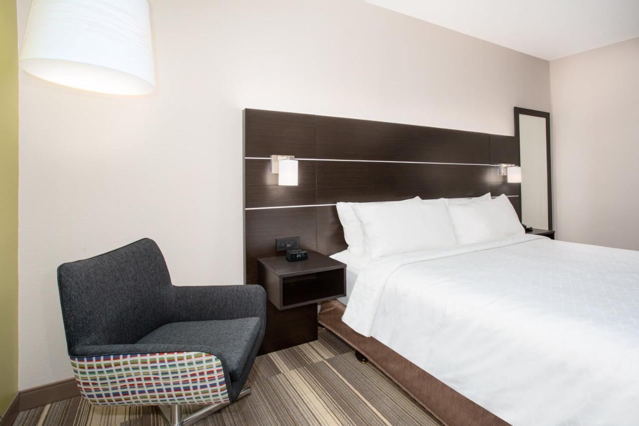 Holiday Inn Express & Suites Lincoln City By Ihg Стая снимка